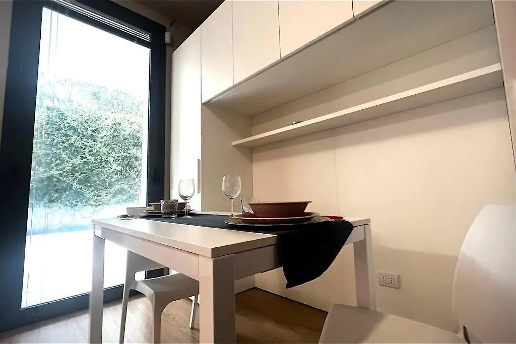 Urban House - Comfy Flat Navigli Milan Center Apartamento 0*,