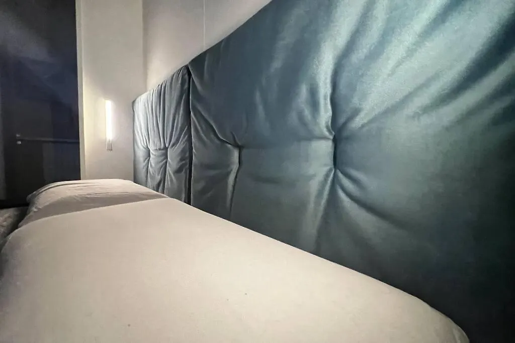 Urban House - Comfy Flat Navigli Milan Center Apartamento