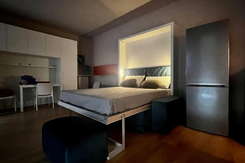 Urban House - Comfy Flat Navigli Milan Center Apartamento
